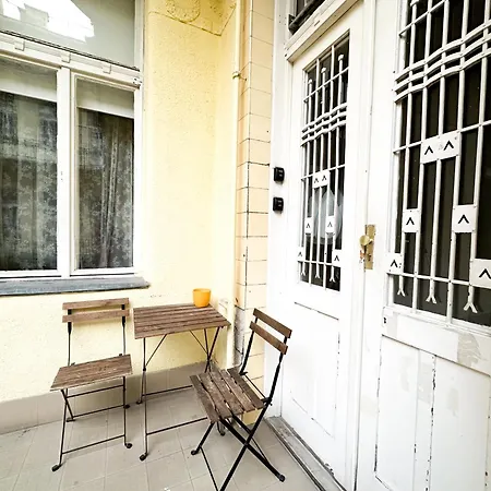 Bright & Peaceful 1Br Apt In Central Budapest - Yellow House *