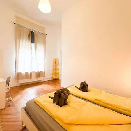 아파트 Bright & Peaceful 1Br Apt In Central Budapest - Yellow House *