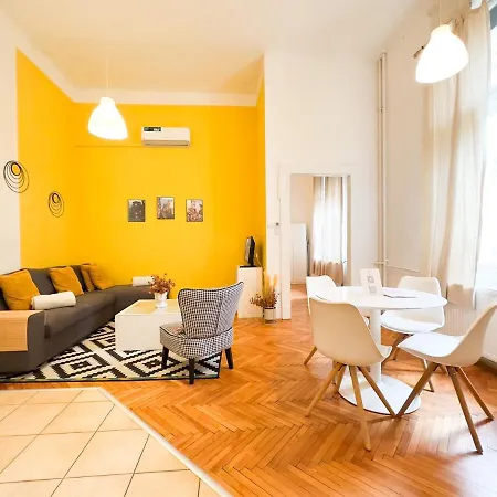 아파트 Bright & Peaceful 1Br Apt In Central Budapest - Yellow House 부다페스트
