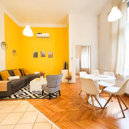 Apartment Peaceful 1br With Ac - Yellow House